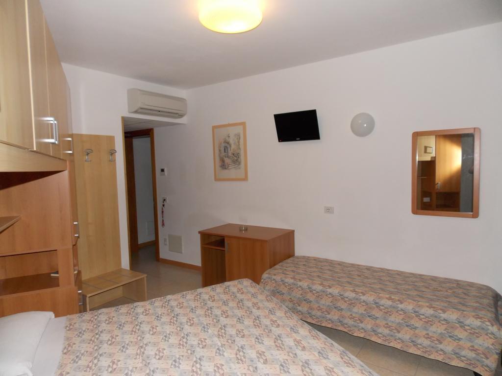 Hotel Colorado Lido di Jesolo Kamer foto