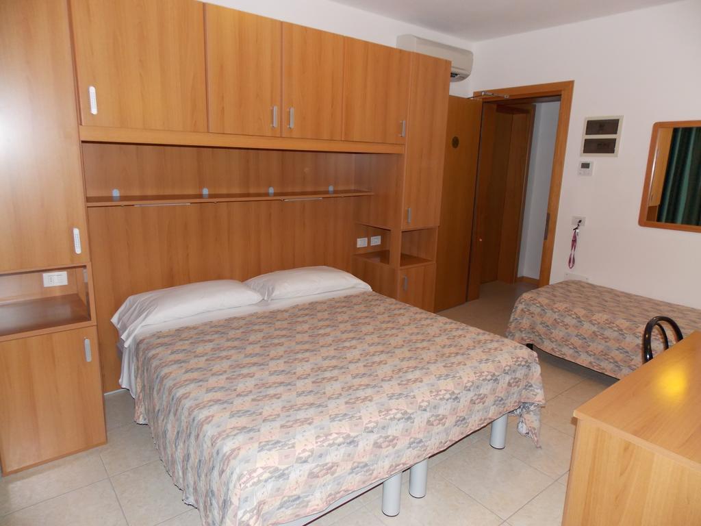 Hotel Colorado Lido di Jesolo Kamer foto