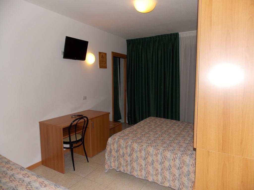 Hotel Colorado Lido di Jesolo Buitenkant foto
