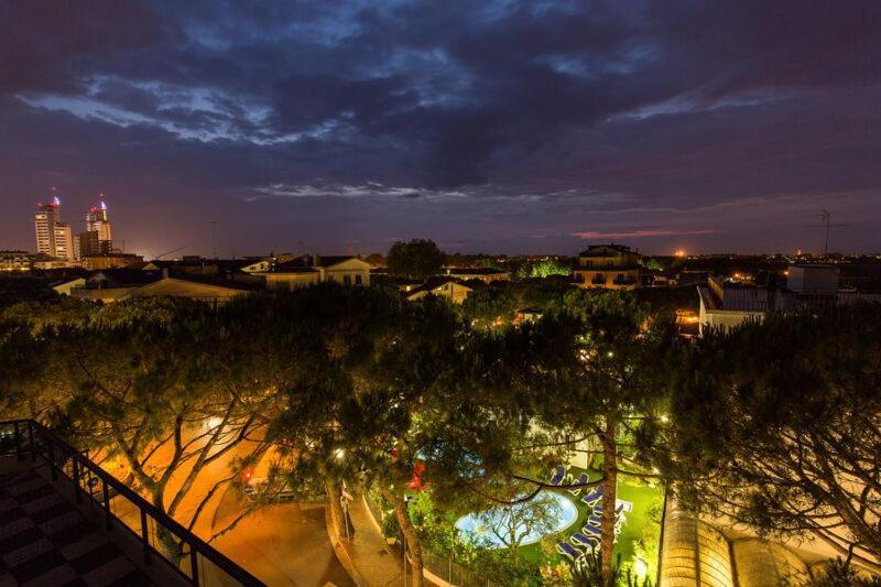 Hotel Colorado Lido di Jesolo Buitenkant foto