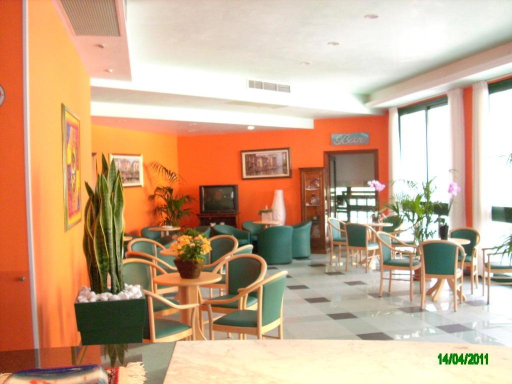 Hotel Colorado Lido di Jesolo Buitenkant foto
