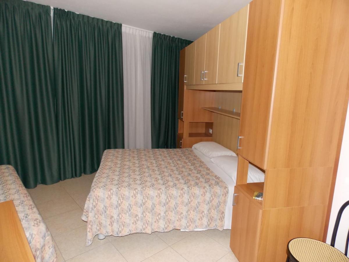 Hotel Colorado Lido di Jesolo Buitenkant foto
